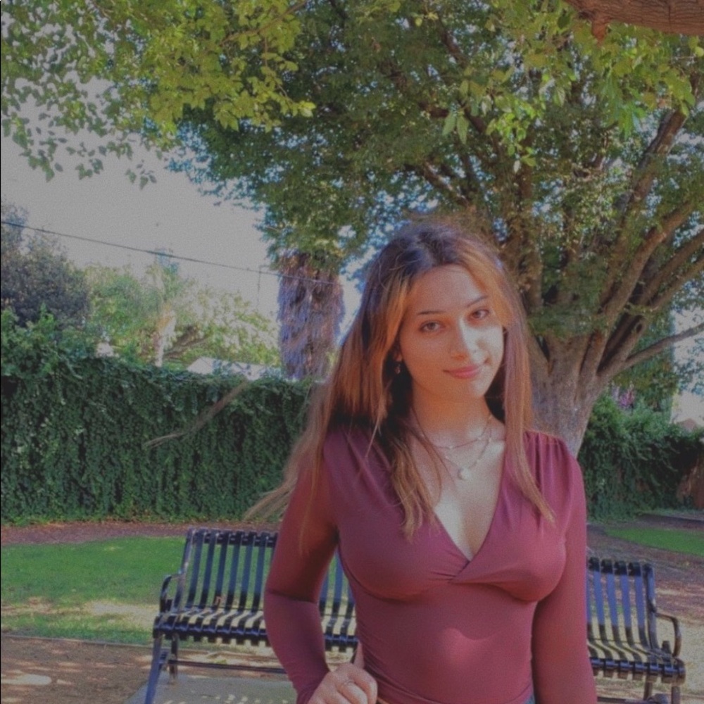 Meet your Posher, Noura